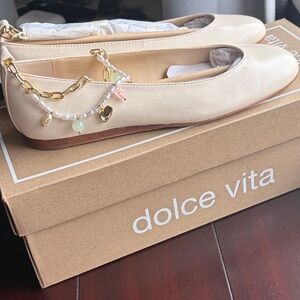 Dolce Vita Cream Ballet Flats 6.5 with Gold Charm Chain